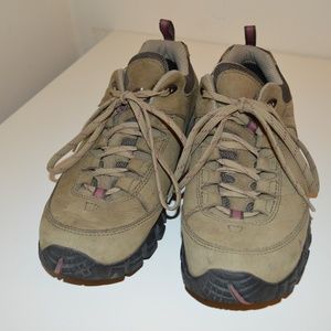 Vasque Talus Trek Low UltraDry Hiking Shoes